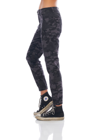 Jane Grey Camo Mid Rise Cargo Joggers 27" Inseam